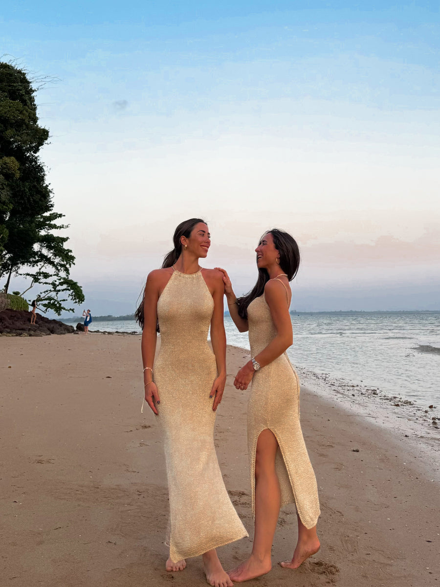 Vestido midi em malha dourada