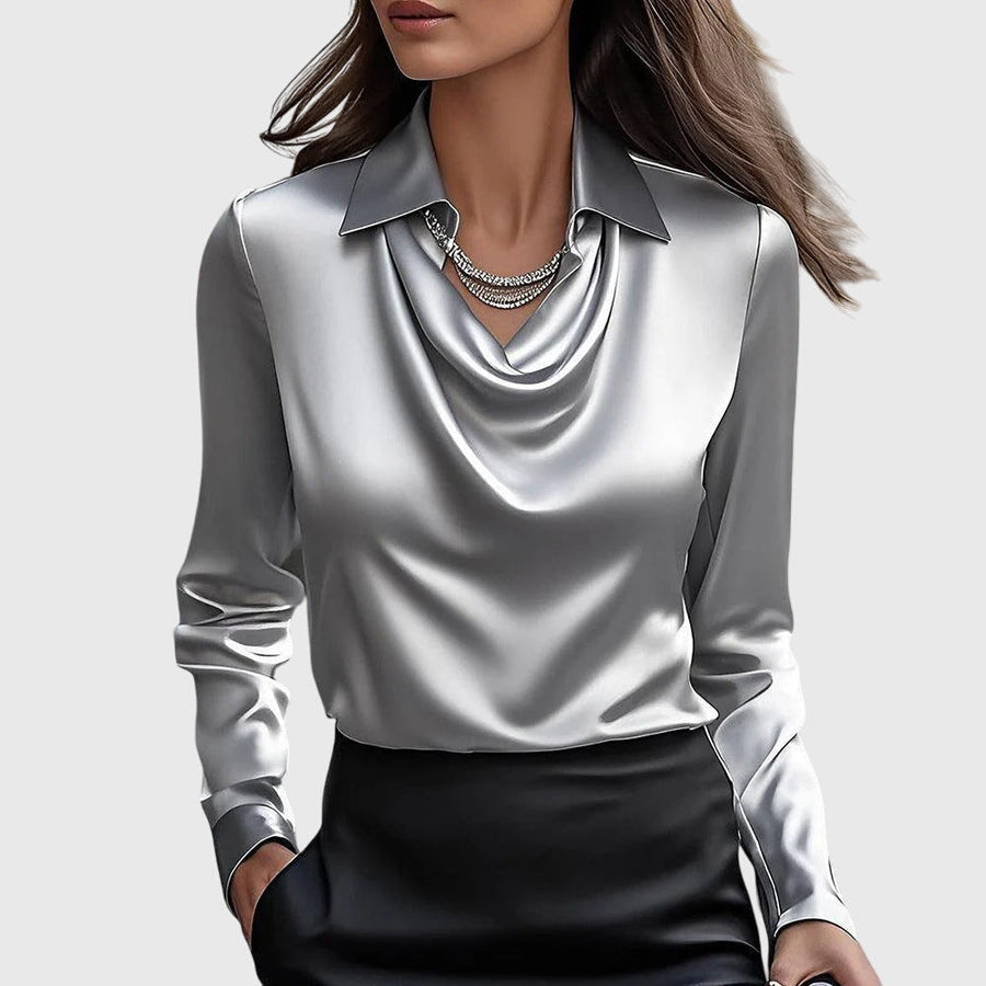 Pias – Blusa Drapeada com Brilho Suave