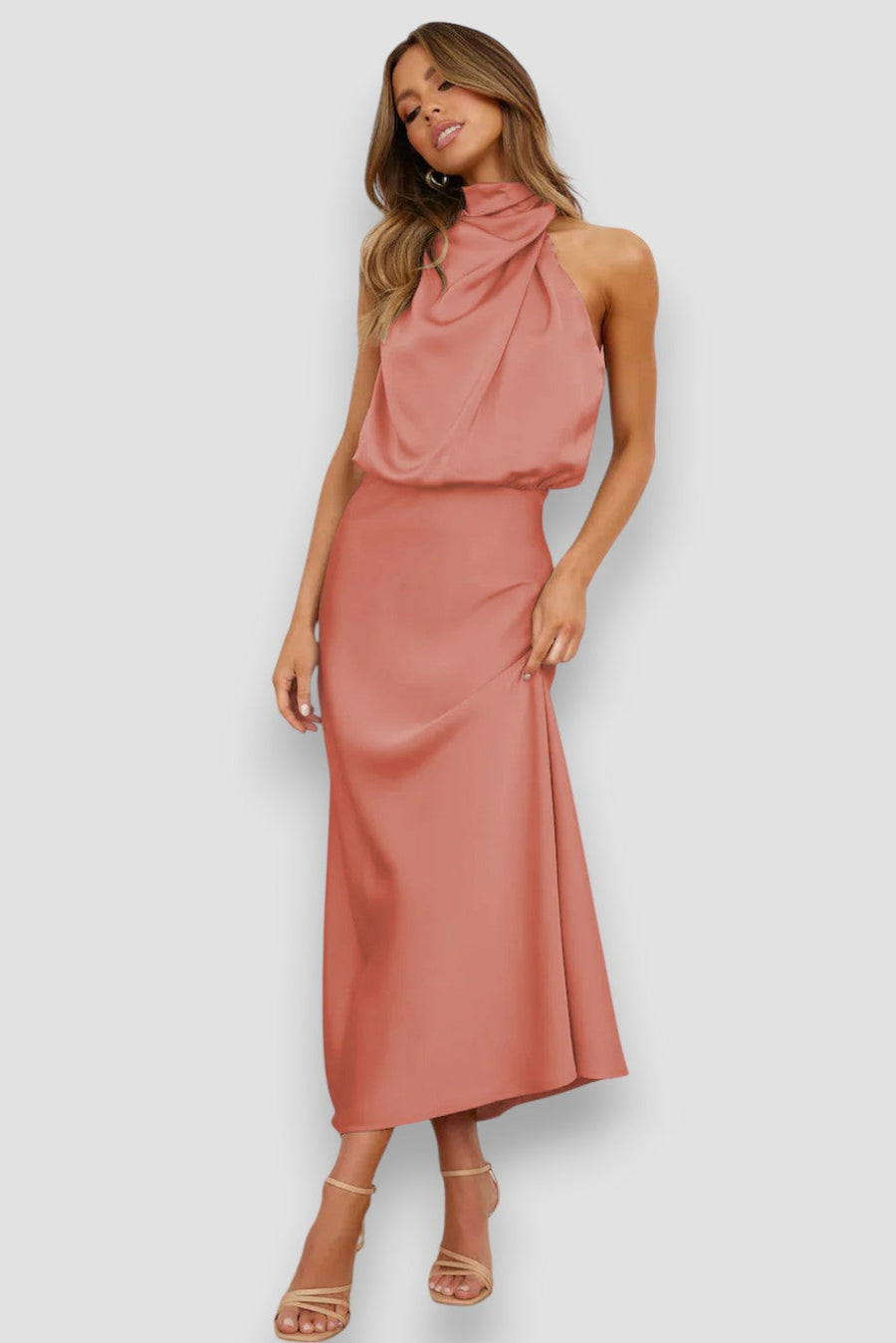 Gimonde – Vestido de Cetim com Decote Halter
