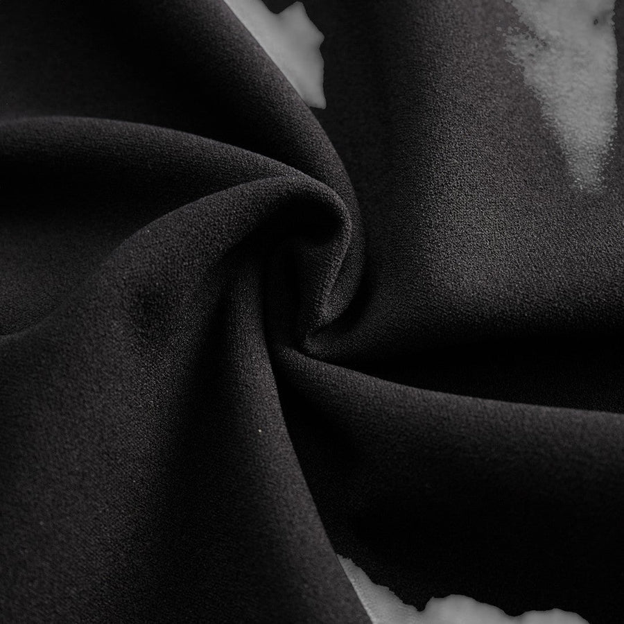Guarda – Vestido Preto com Gola Mao