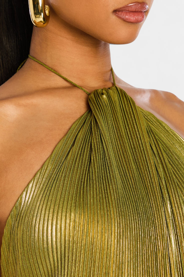 Longueira – Vestido de Decote Halter com Fenda