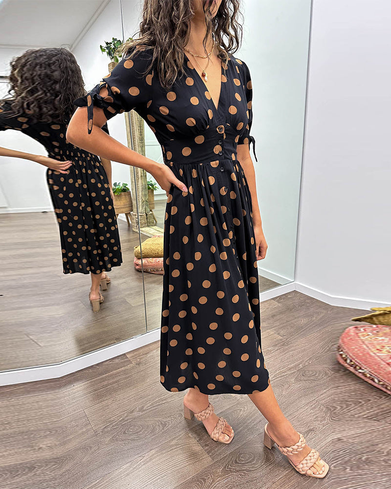 Valezim – Vestido de Bolinhas com Decote em V