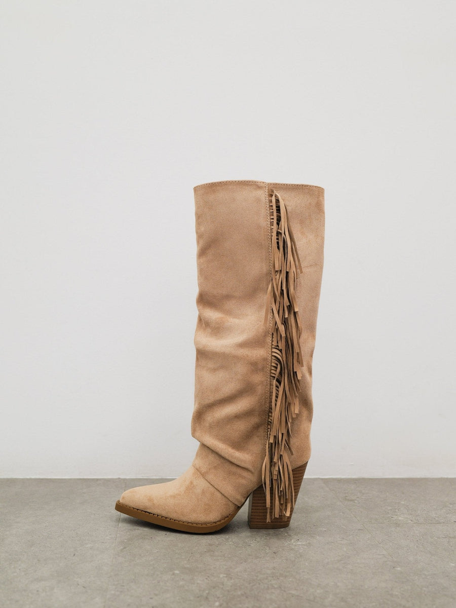 Botas de cowboy com franjas laterais em bege