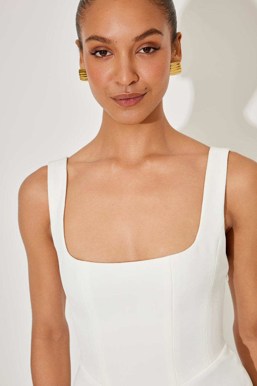 Idanha-a-Velha – Vestido Midi com Decote Quadrado