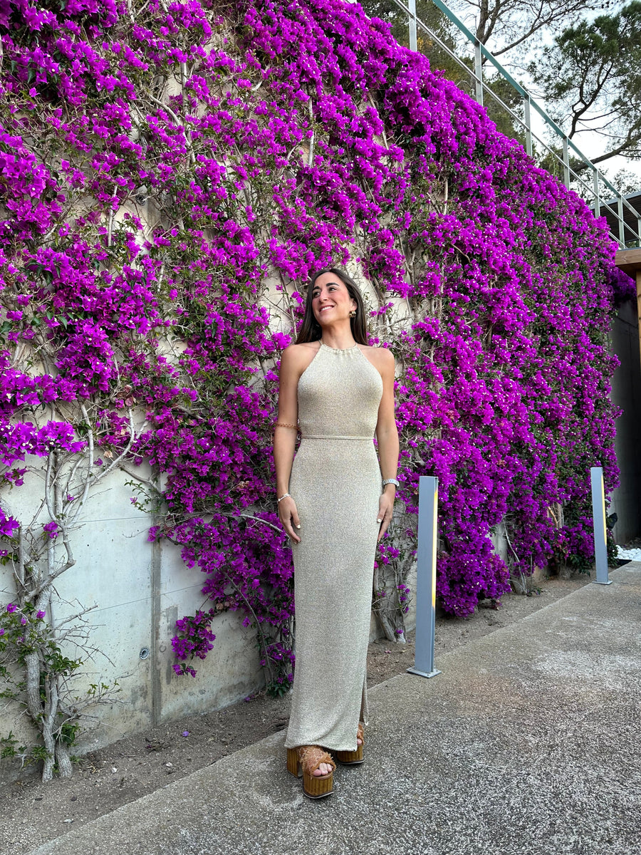 Vestido halter em malha dourada