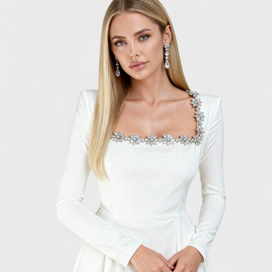 Duas Igrejas – Vestido de Veludo com Cristais