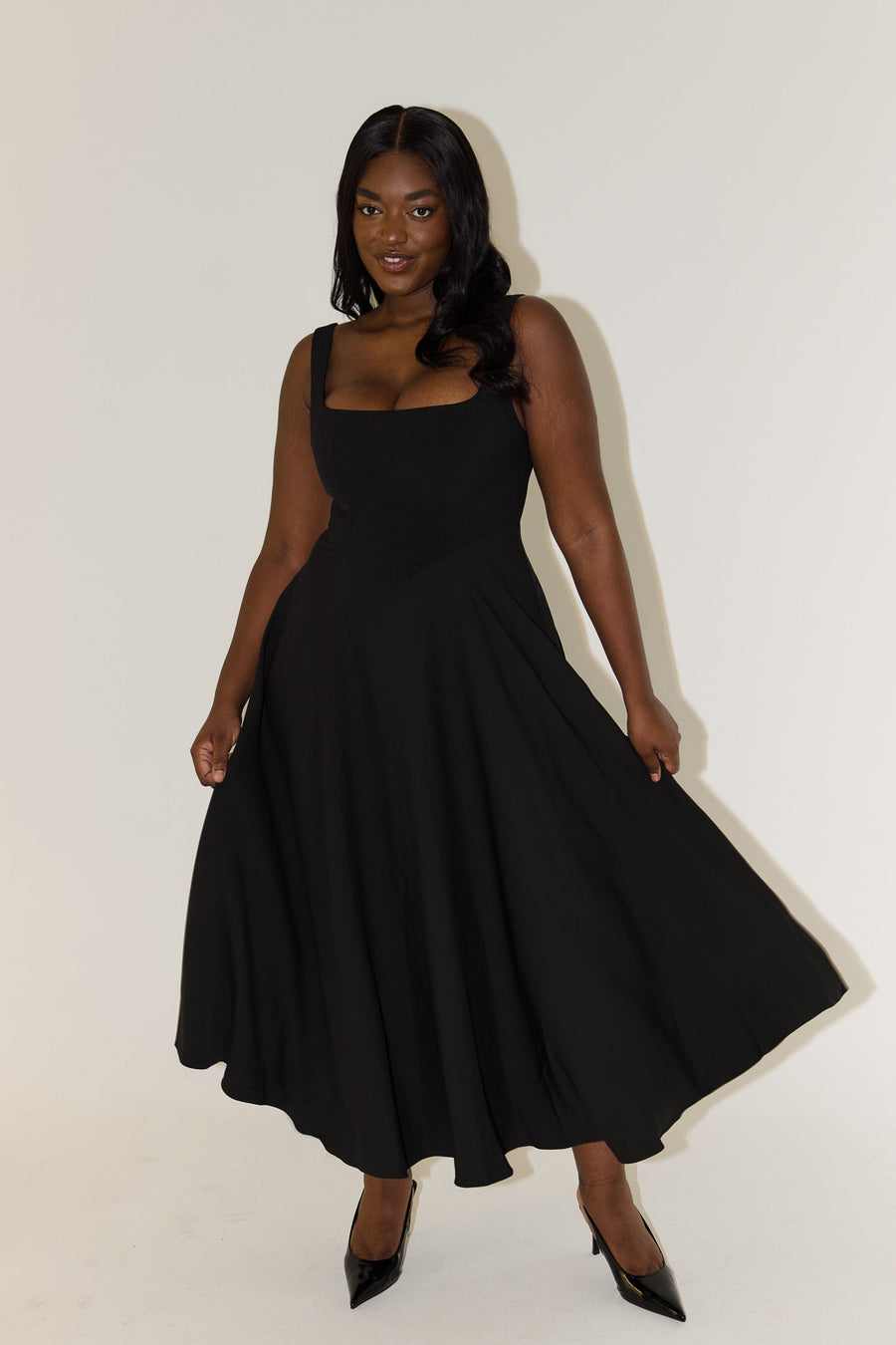 Idanha-a-Velha – Vestido Midi com Decote Quadrado