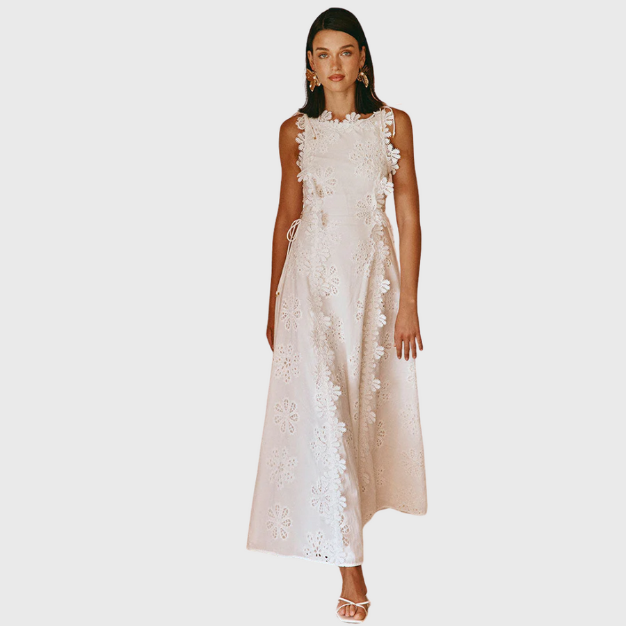 Vale de Amoreira – Vestido Longo com Bordado Floral
