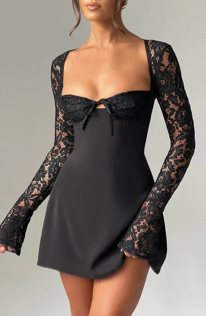 Fajã Grande – Vestido Curto de Cetim com Renda