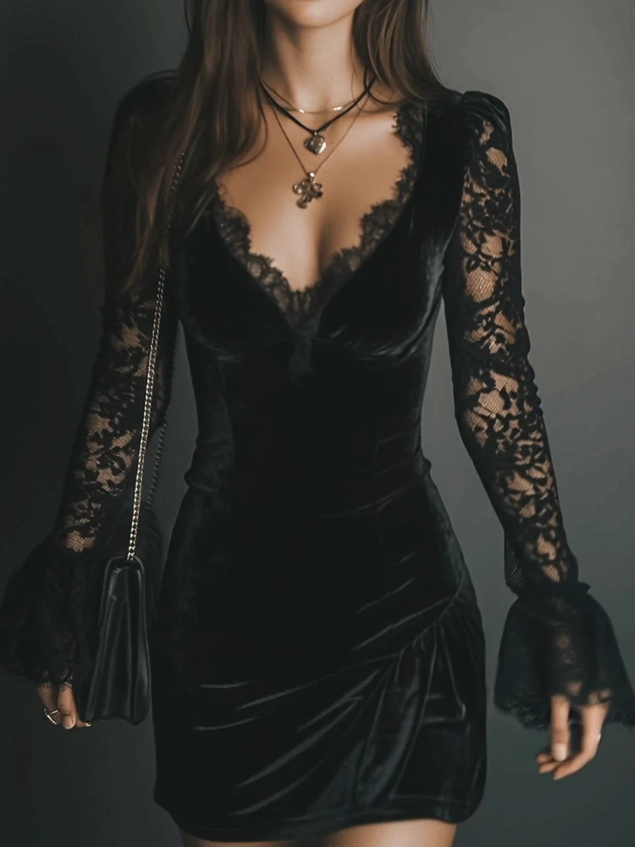 Penhas – Vestido Mini de Veludo e Renda