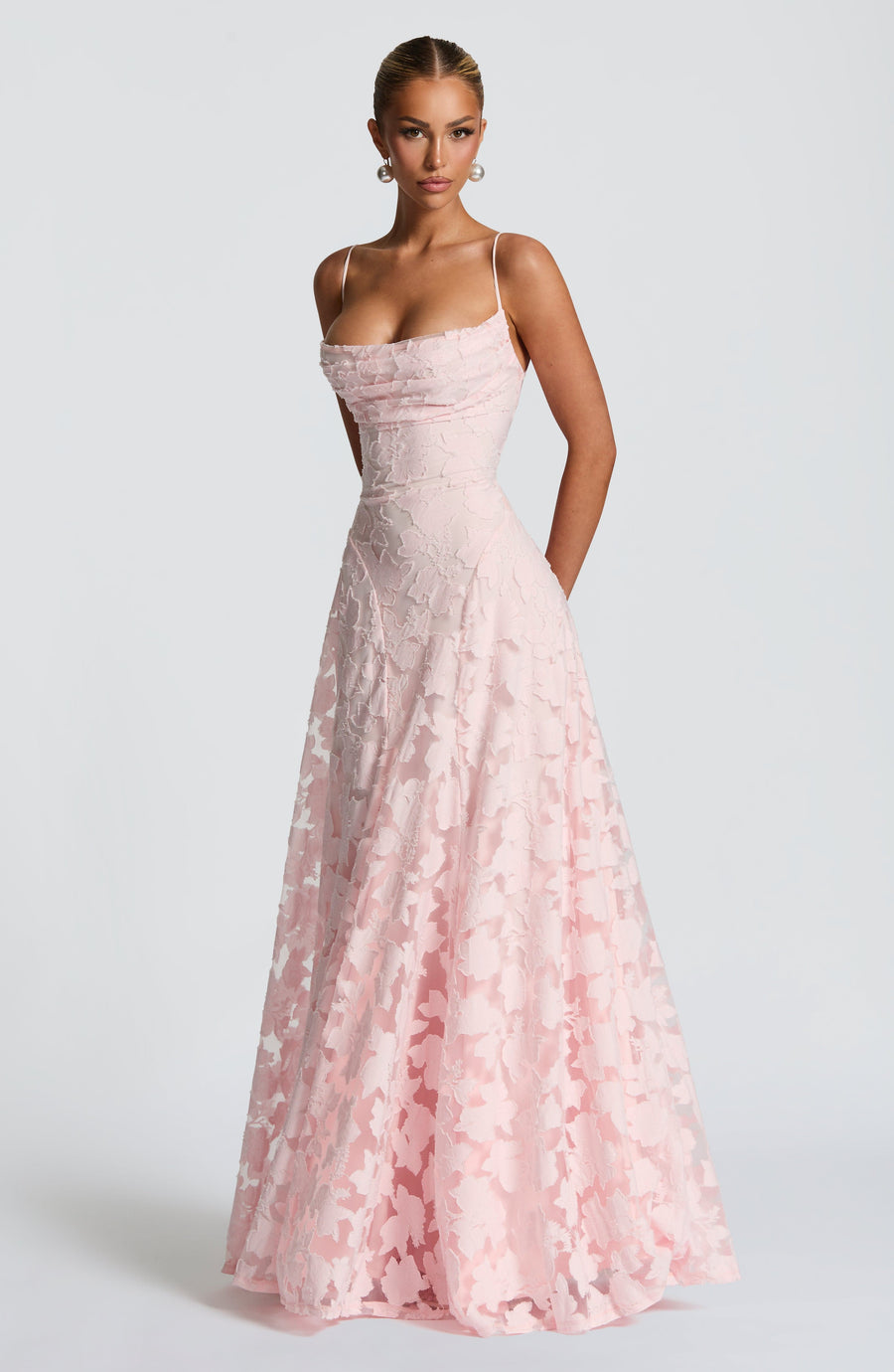 Vilar de Perdizes – Vestido Longo com Corpete de Renda