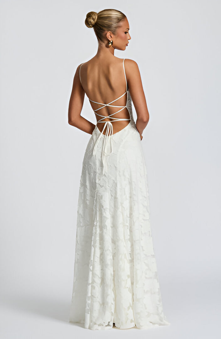 Vilar de Perdizes – Vestido Longo com Corpete de Renda