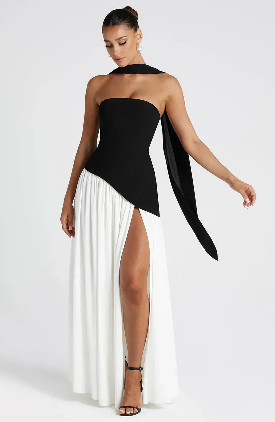 Vale de Água – Vestido Longo com Fenda