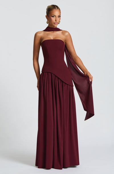 Vale de Água – Vestido Longo com Fenda
