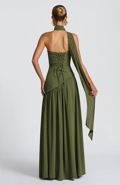 Vale de Água – Vestido Longo com Fenda