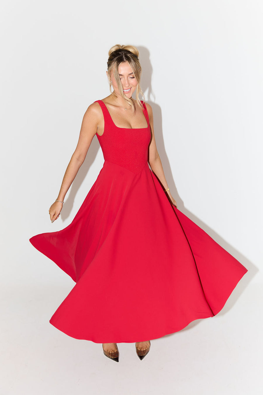Idanha-a-Velha – Vestido Midi com Decote Quadrado