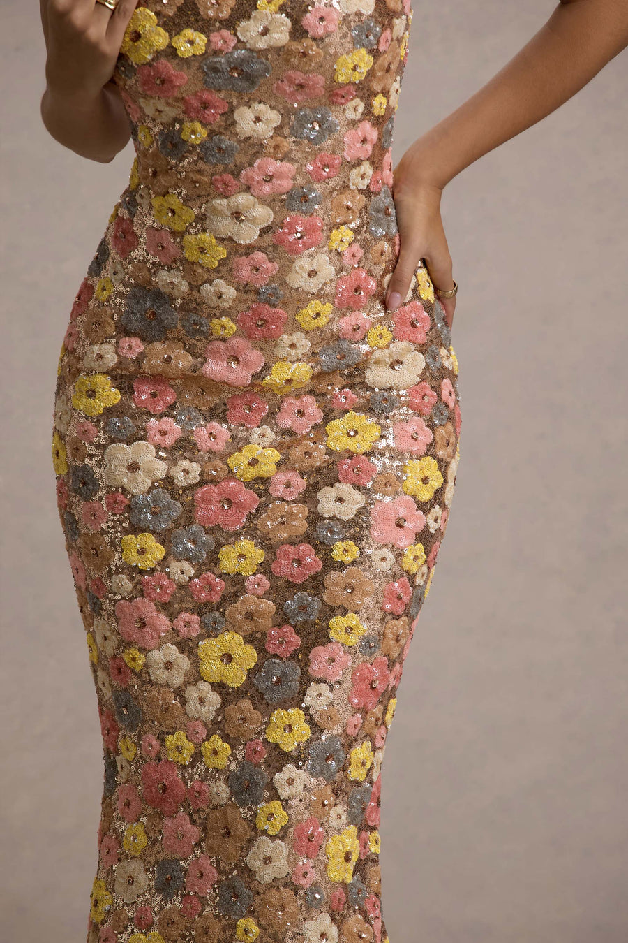 Vale de Pereiro – Vestido Longo com Lantejoulas