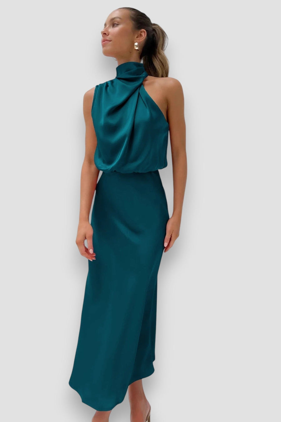 Gimonde – Vestido de Cetim com Decote Halter