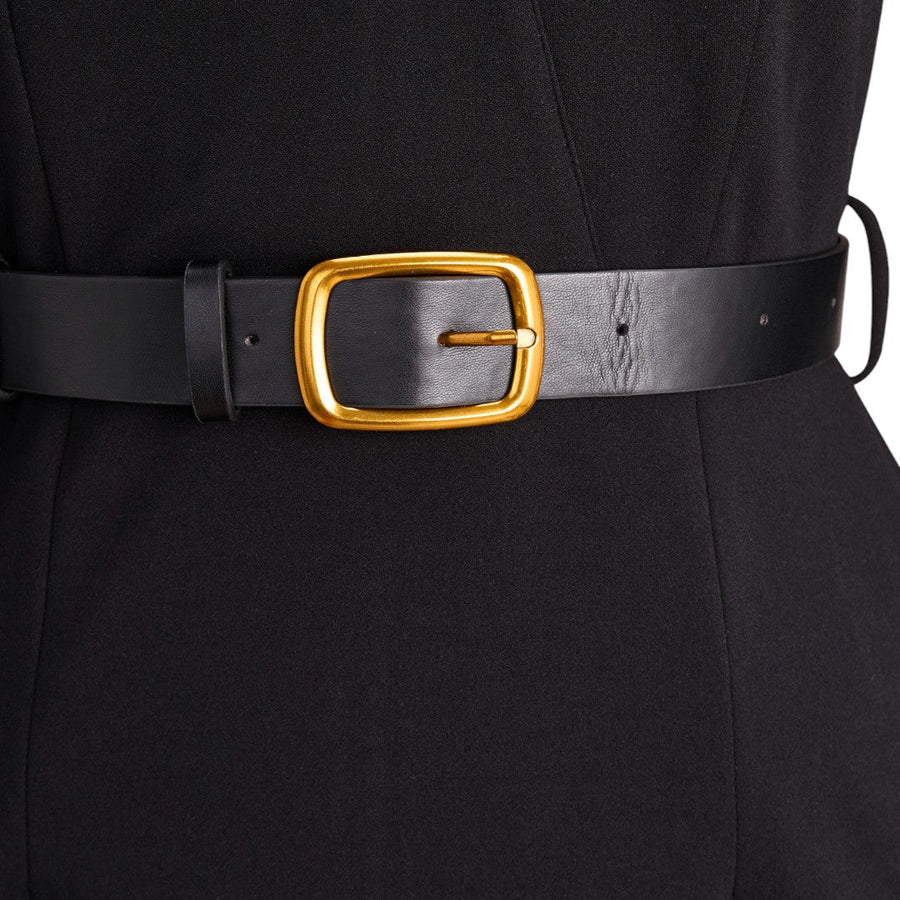 Guarda – Vestido Preto com Gola Mao