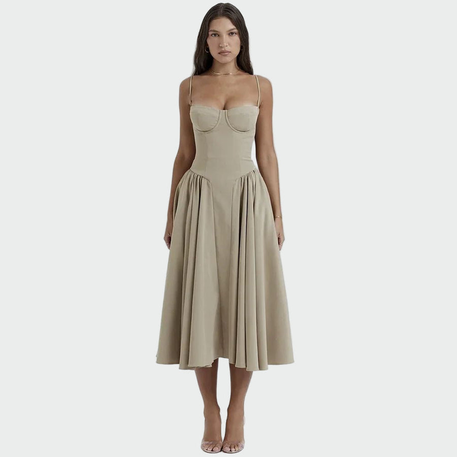 Sever do Vouga – Vestido Maxi de Cetim com Corpete