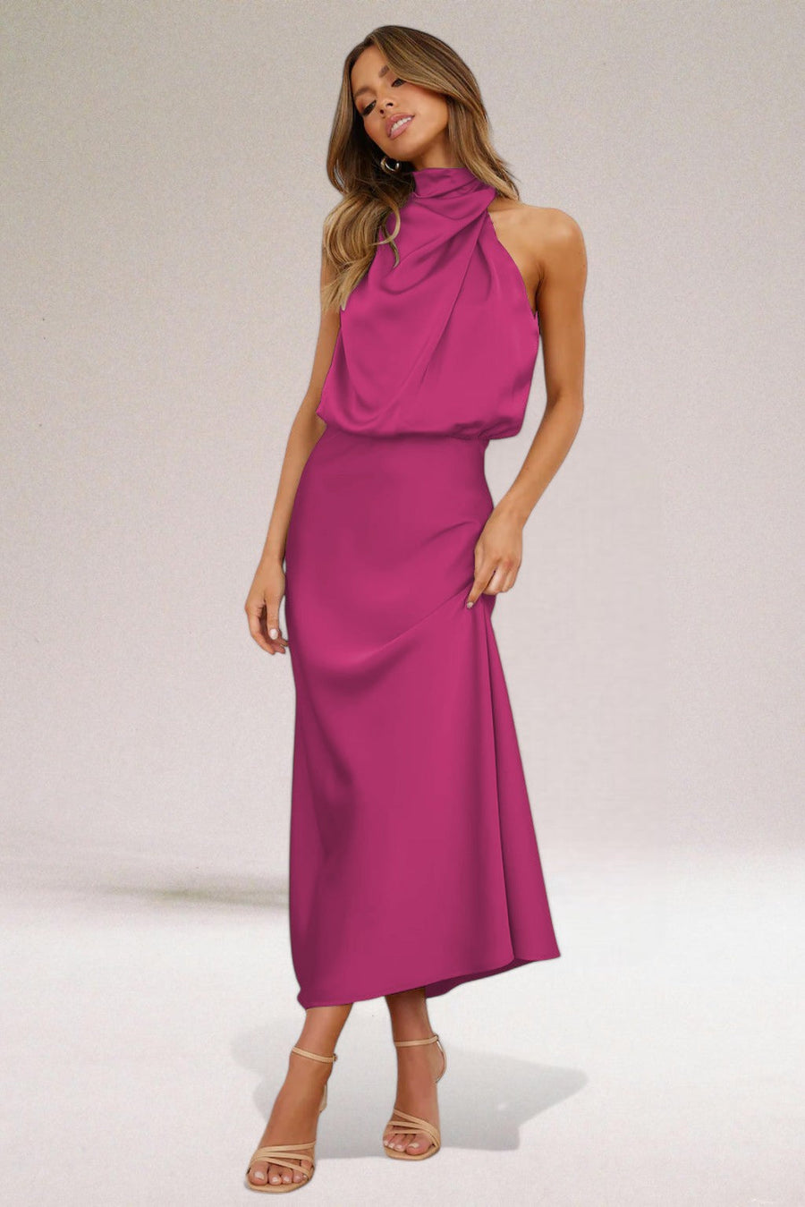 Curral das Freiras – Vestido de Cetim com Decote Halter