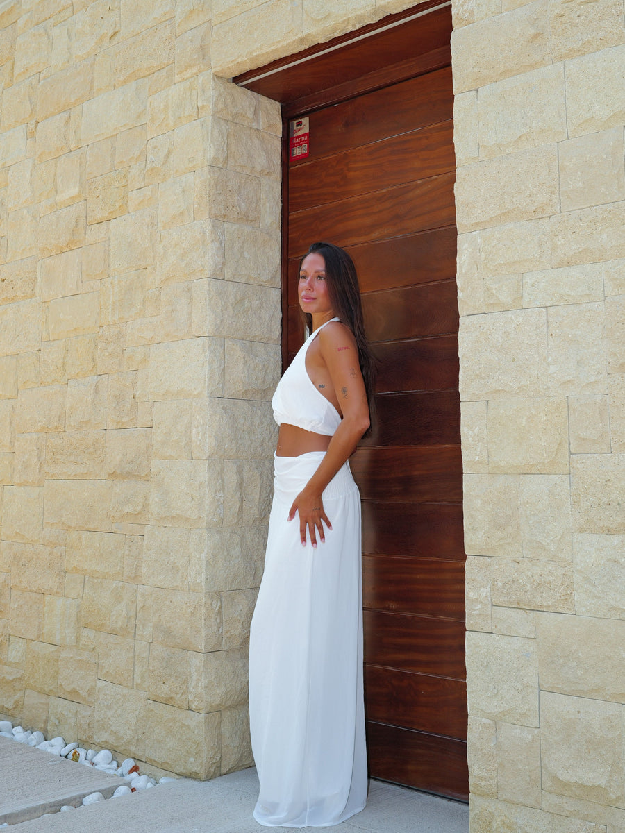 Conjunto de saia com decote halter branco