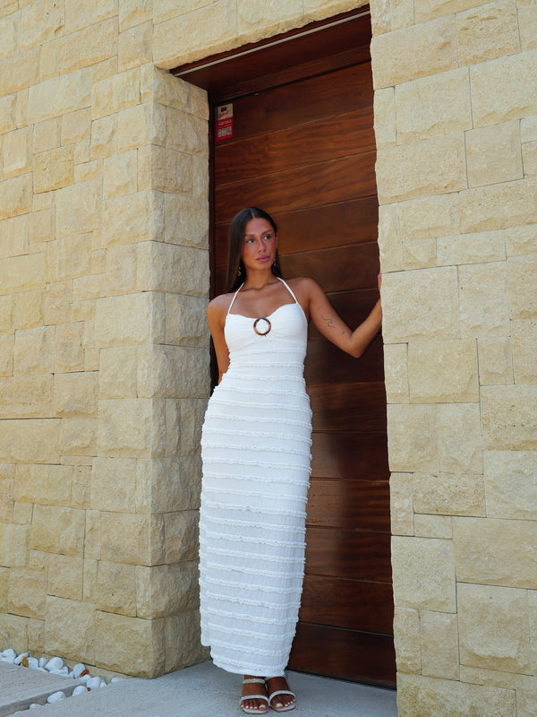 Vestido midi com folhos e renda branca