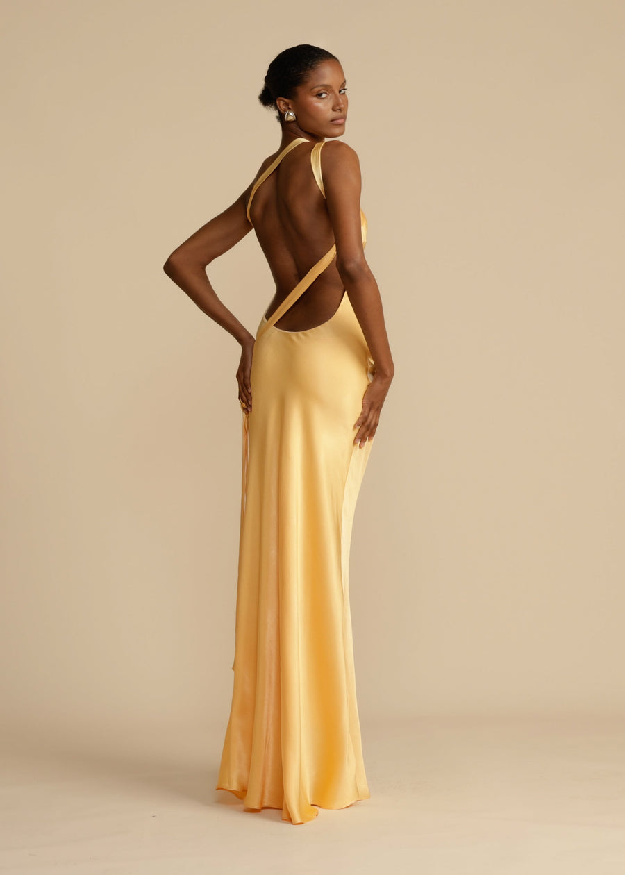 Vale de Pradinhos – Vestido Longo Dourado de Um Ombro
