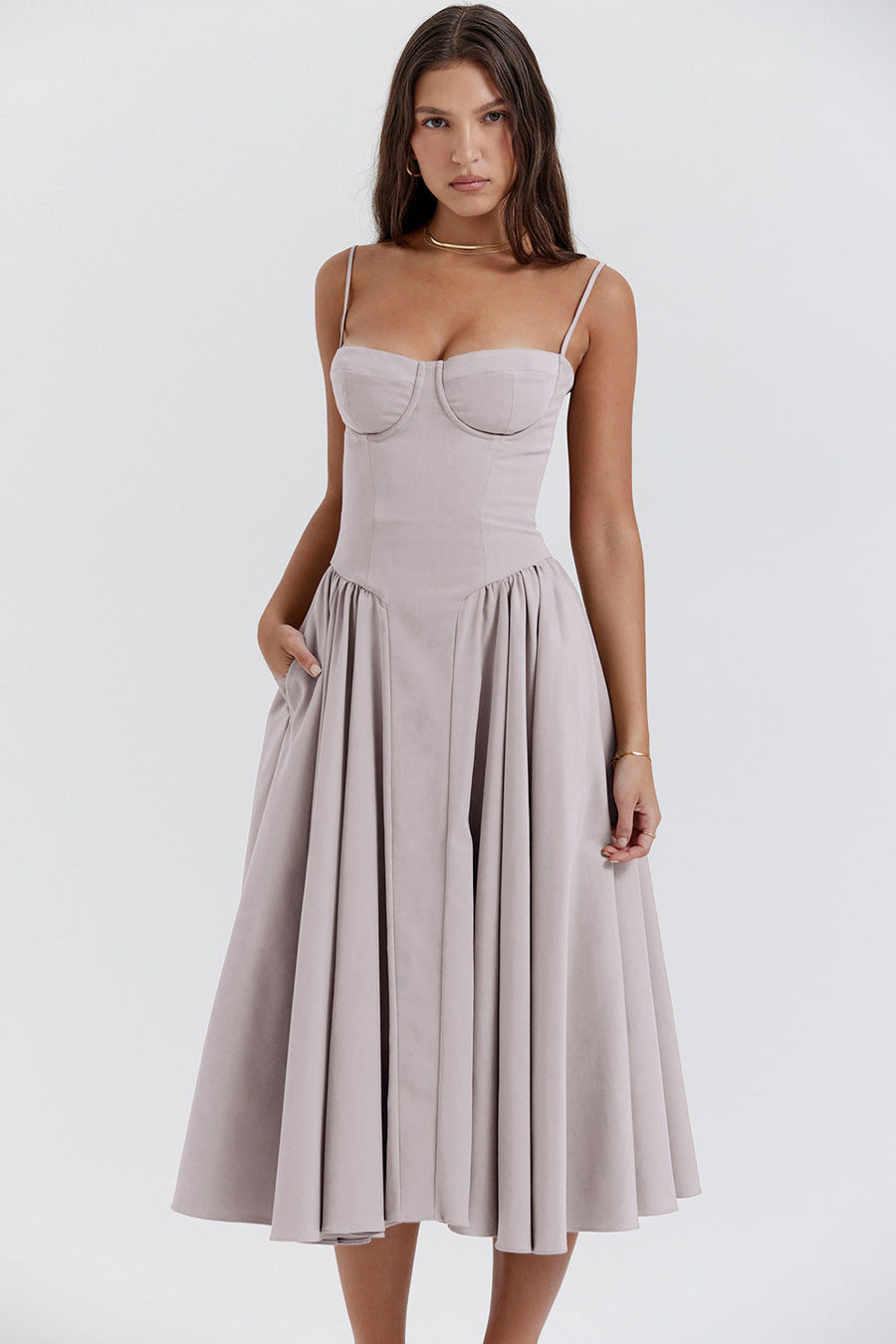 Beira Grande – Vestido Midi Retro