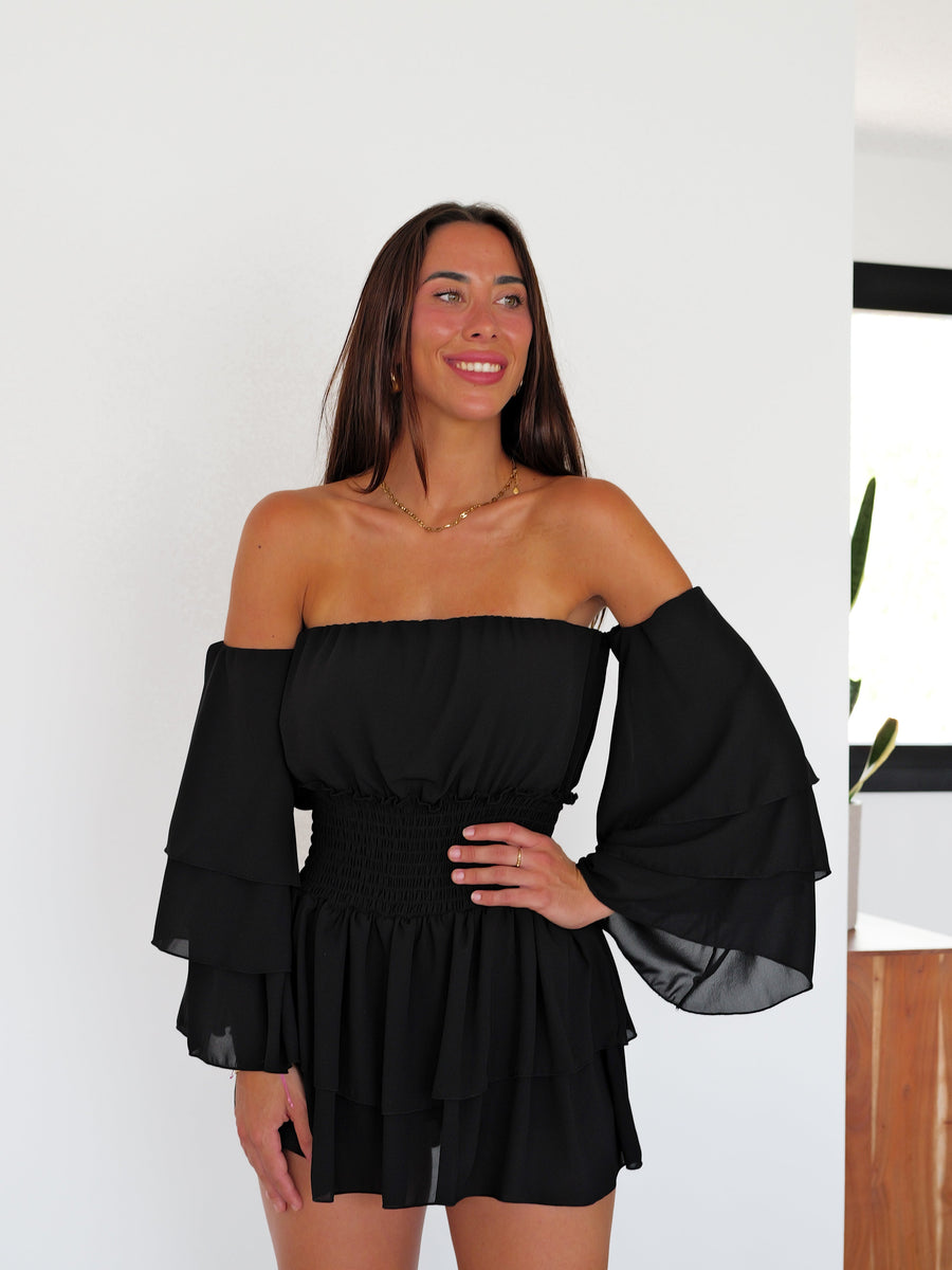 Macacão mini romântico preto