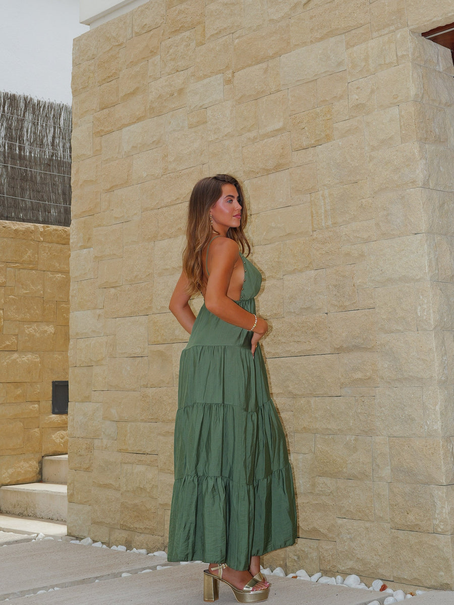 Vestido comprido com decote em V e tachas, cor de azeitona