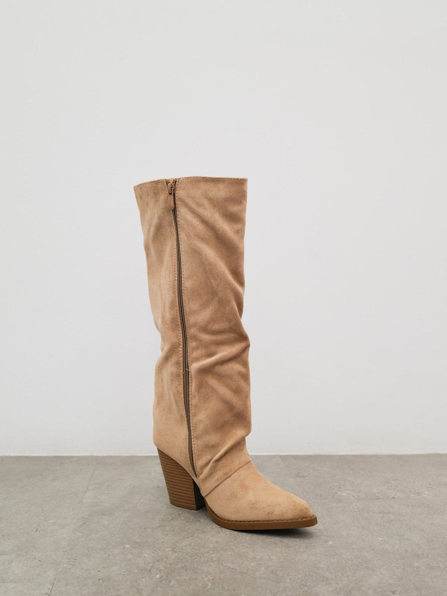Botas de cowboy com franjas laterais em bege