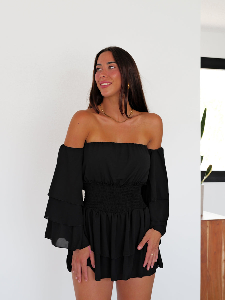 Macacão mini romântico preto