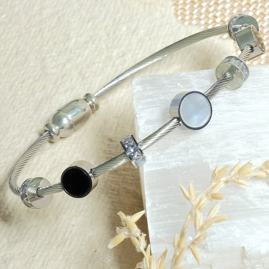 Flores – Pulseira Bangle Esmalte e Madrepérola