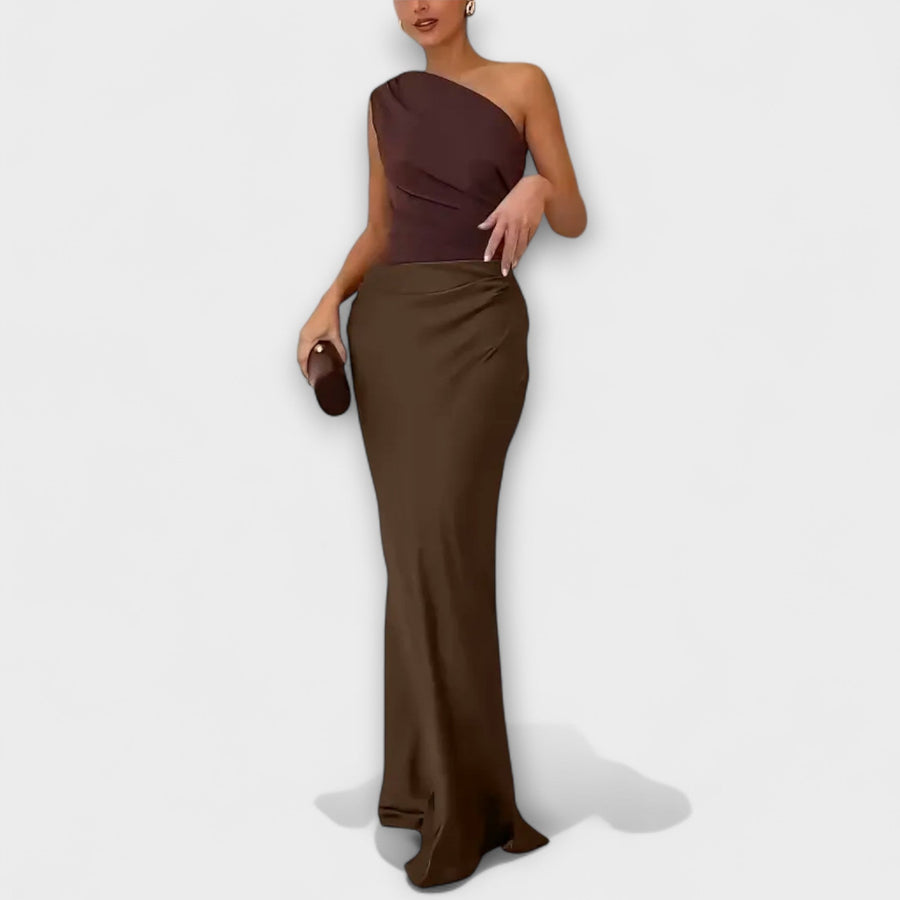 Alpedrinha – Vestido Longo de Um Ombro com Pregas