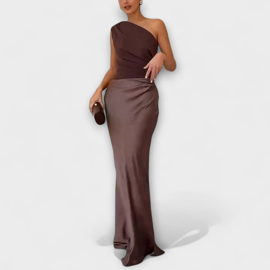 Alpedrinha – Vestido Longo de Um Ombro com Pregas