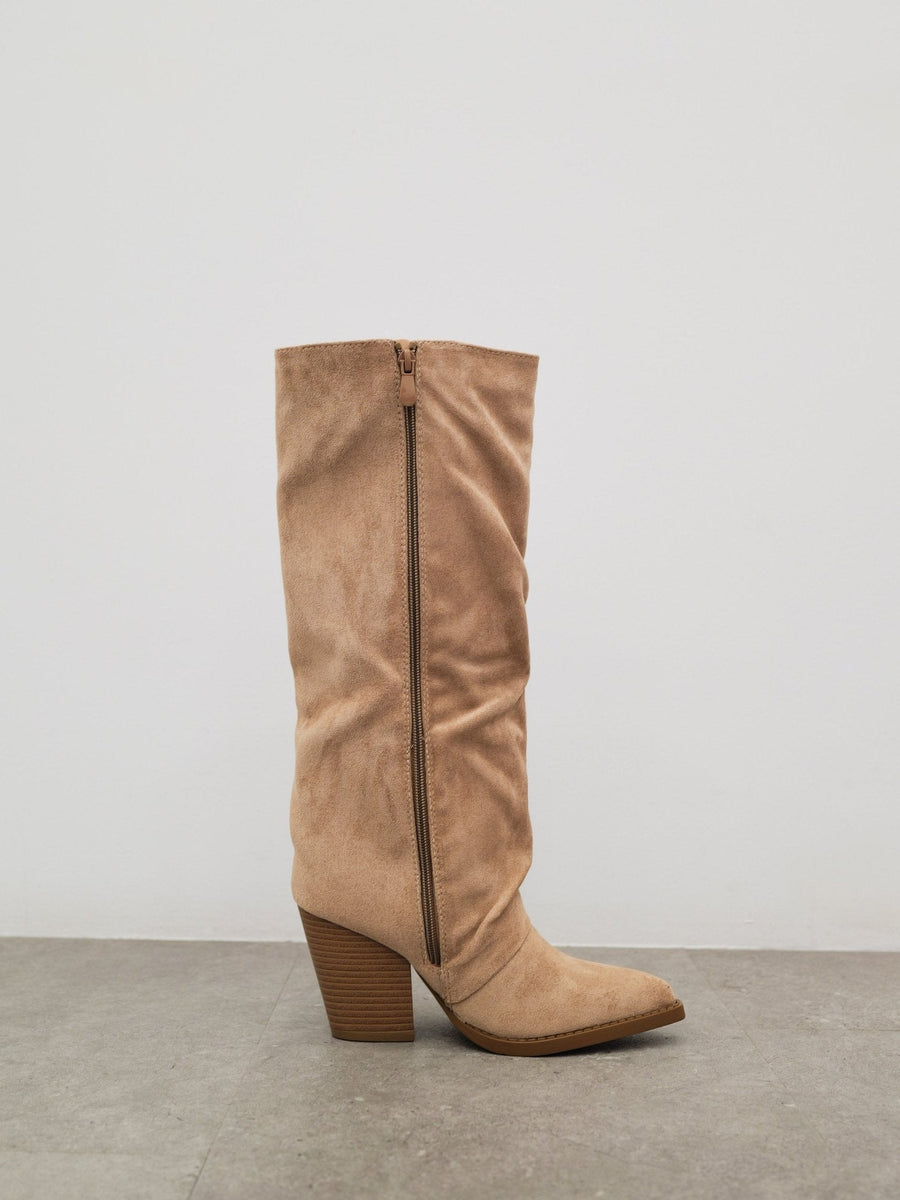 Botas de cowboy com franjas laterais em bege