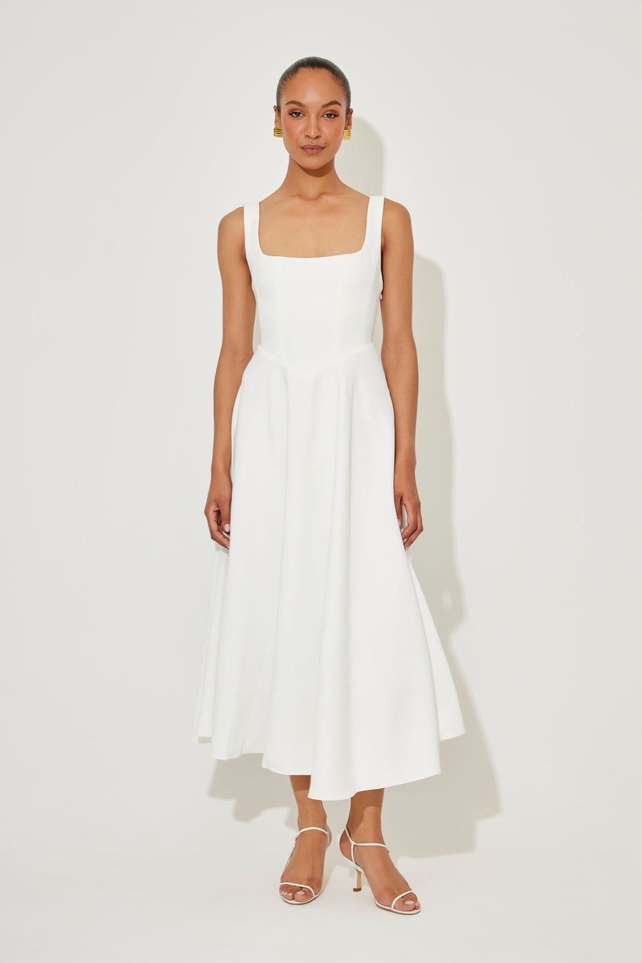 Idanha-a-Velha – Vestido Midi com Decote Quadrado