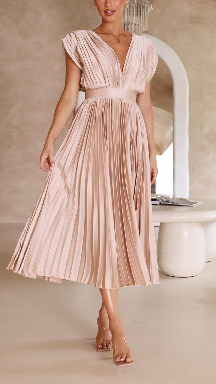 Zoio – Vestido Plissado com Decote em V