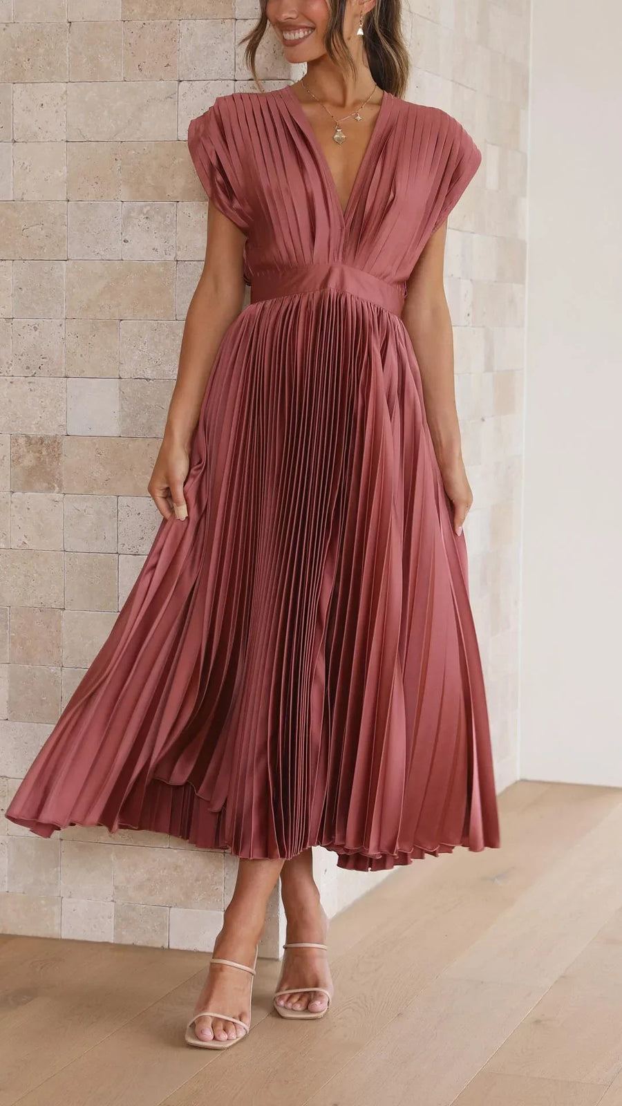 Zoio – Vestido Plissado com Decote em V