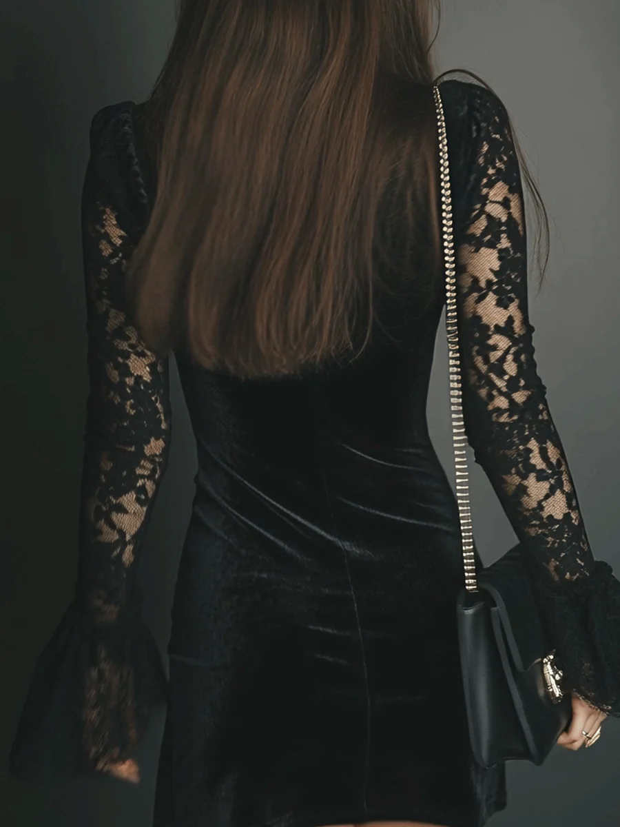 Penhas – Vestido Mini de Veludo e Renda