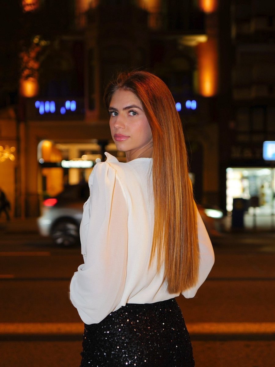 Blusa branca romântica com folhos