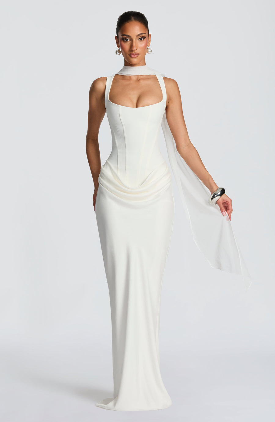 Gostão – Vestido Longo com Decote Quadrado
