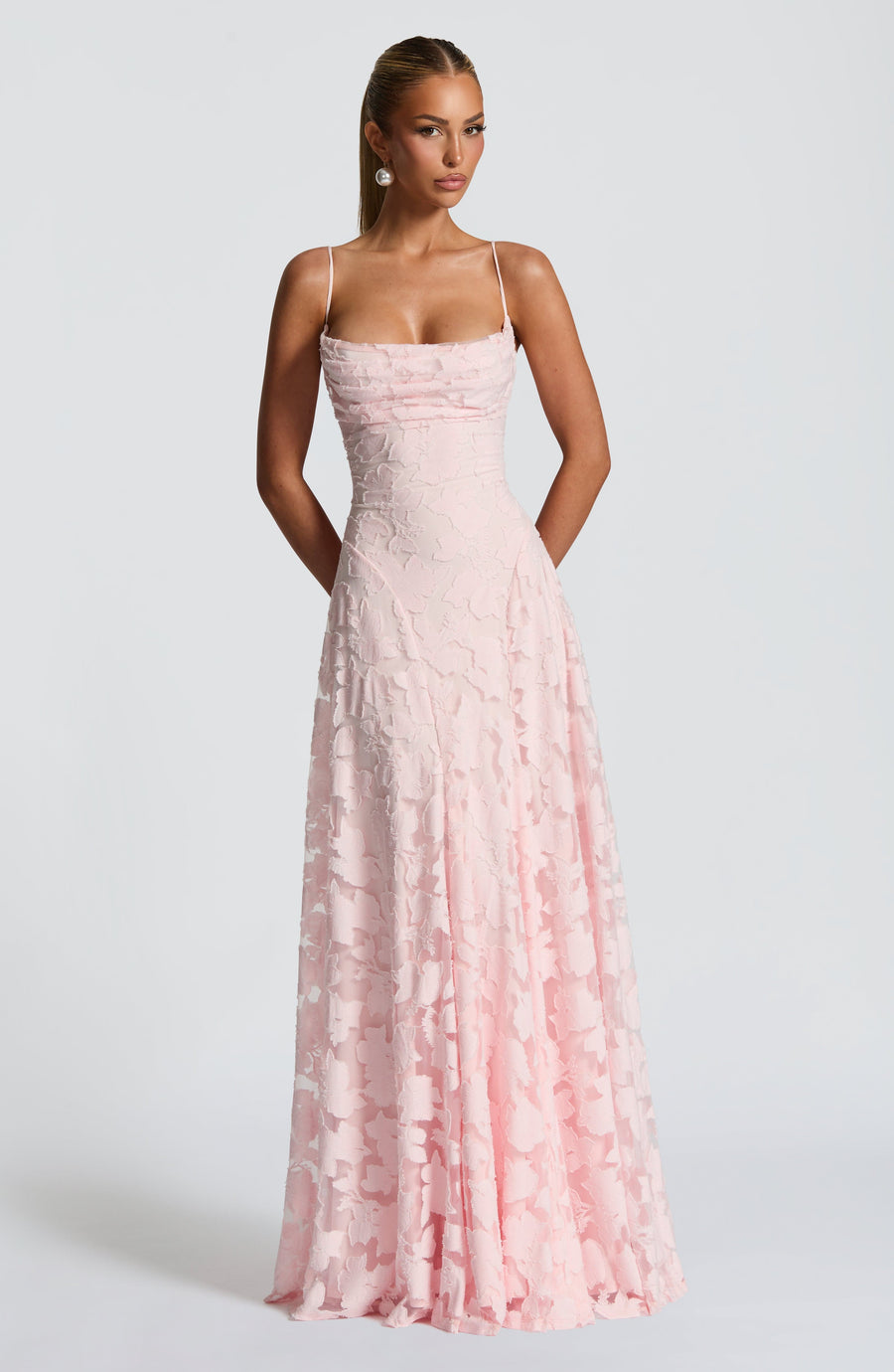 Vilar de Perdizes – Vestido Longo com Corpete de Renda