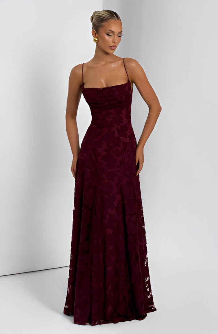 Vilar de Perdizes – Vestido Longo com Corpete de Renda