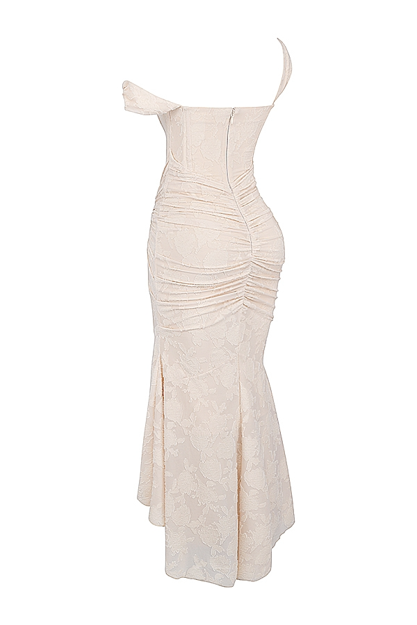 Espinhosela – Vestido Longo de Renda