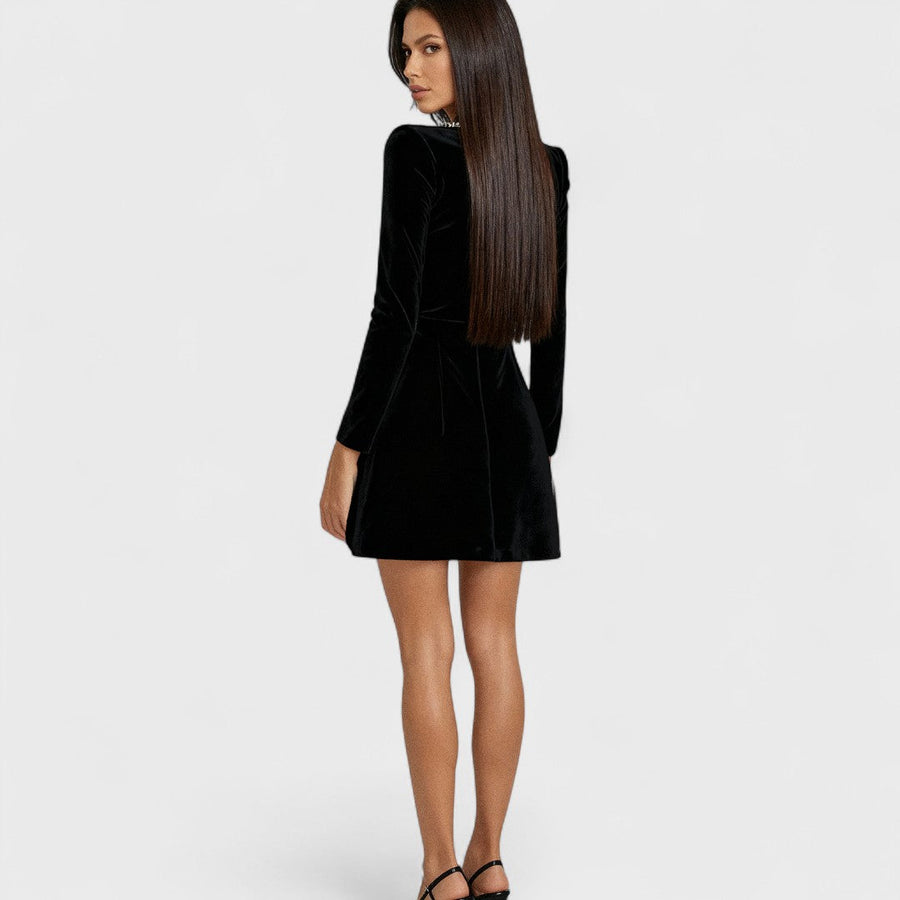 Duas Igrejas – Vestido de Veludo com Cristais