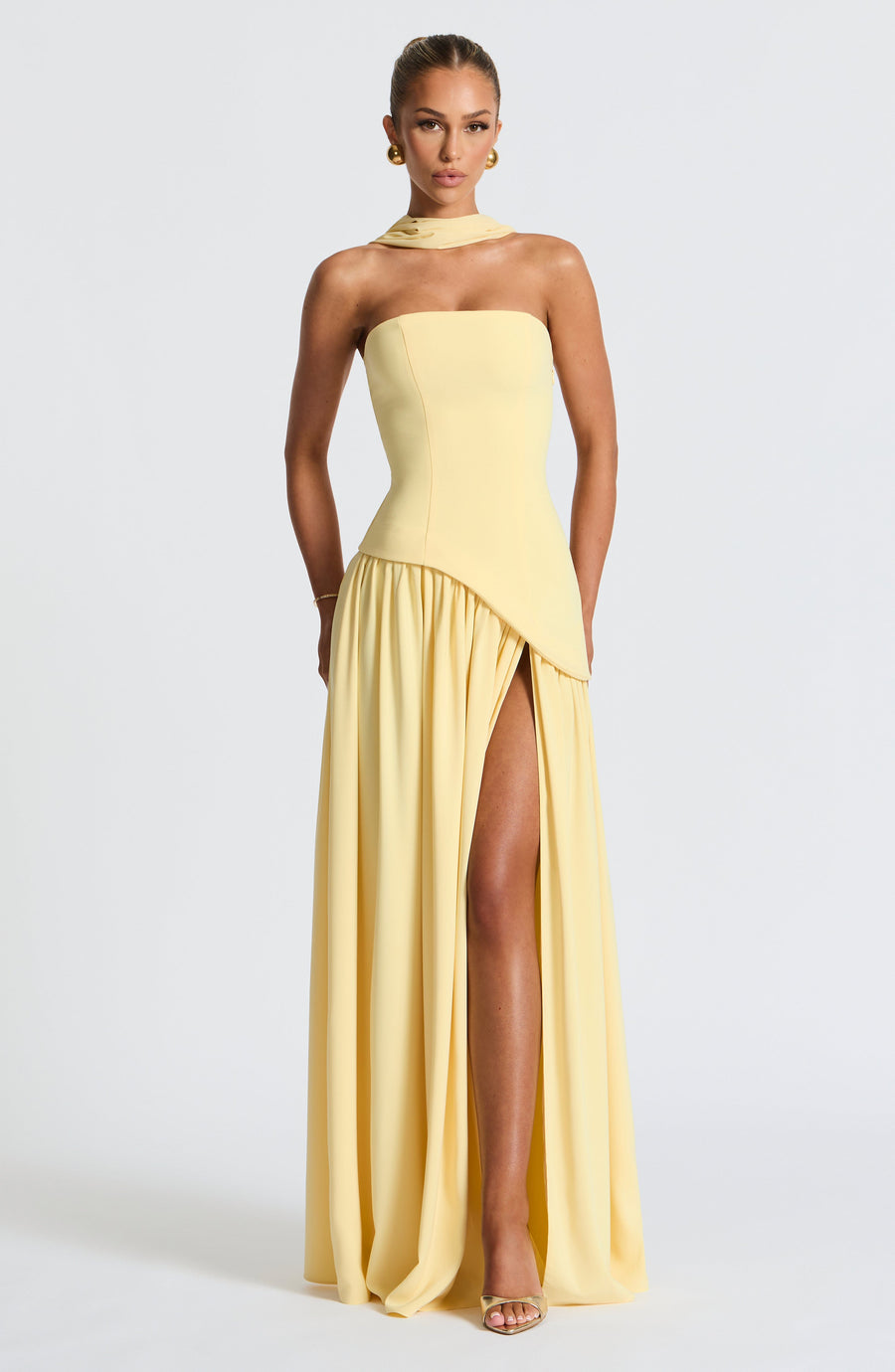 Vale de Água – Vestido Longo com Fenda