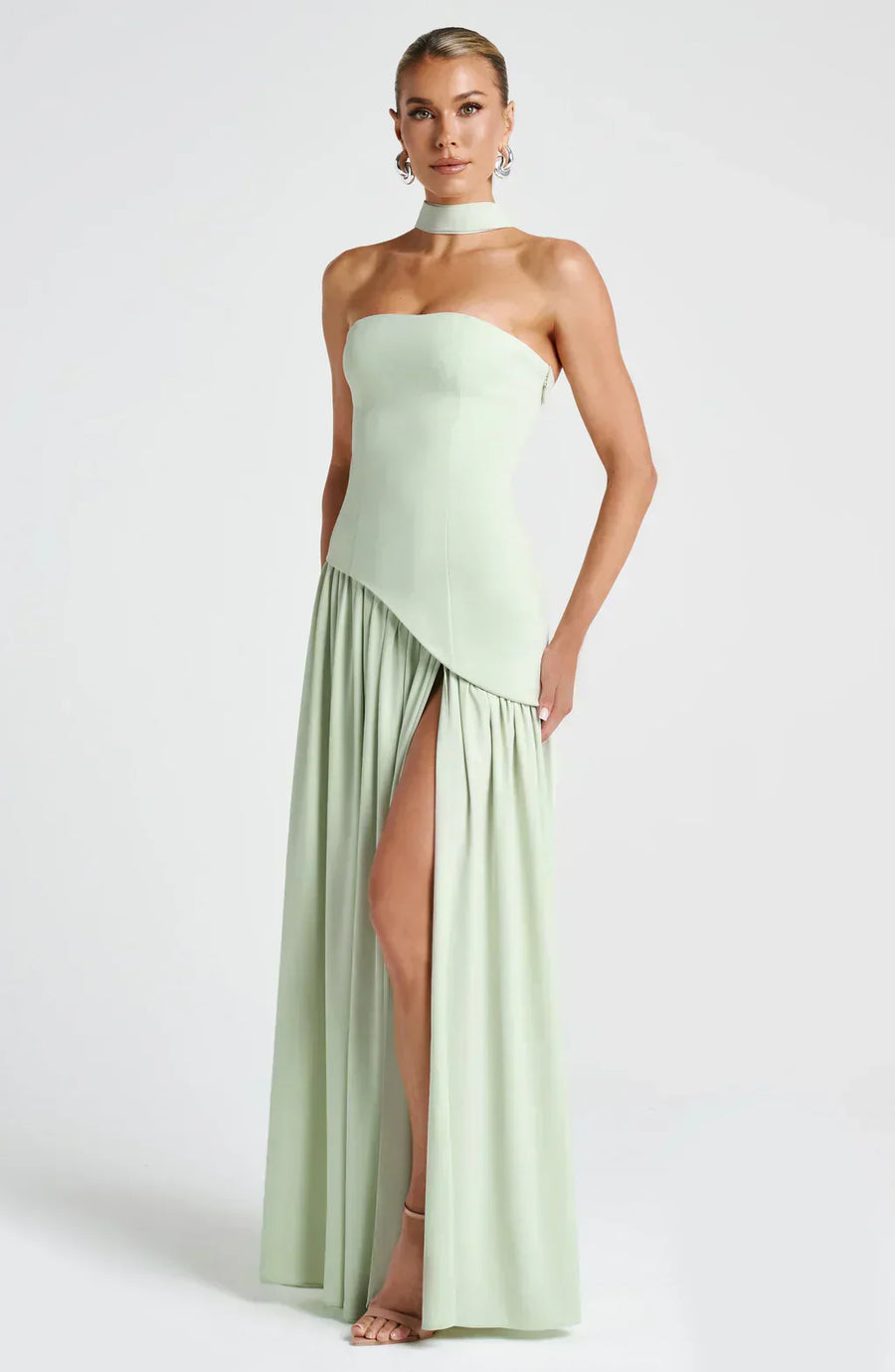 Vale de Água – Vestido Longo com Fenda