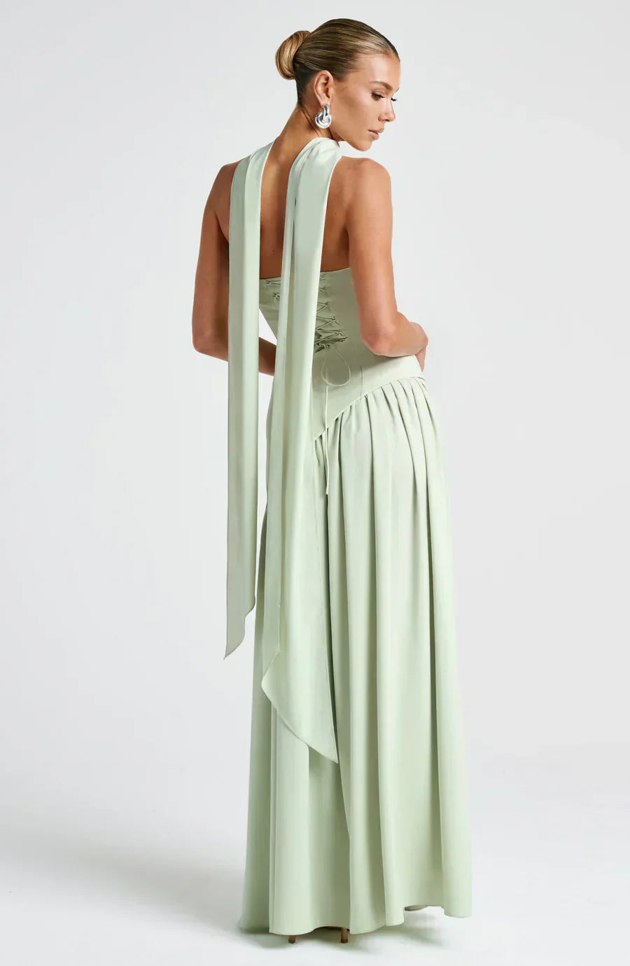 Vale de Água – Vestido Longo com Fenda